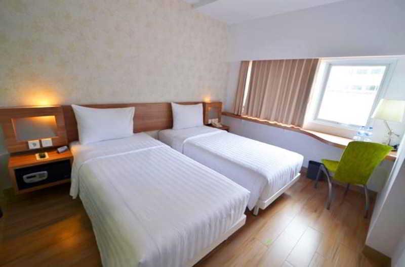 Whiz Hotel Cikini Τζακάρτα Εξωτερικό φωτογραφία